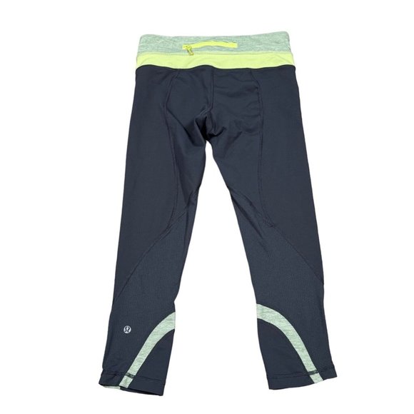 Lululemon Women's Sz 4 Cropped 22'' Leggings Gray / Green‎ w Back Zip Pocket - Picture 1 of 8